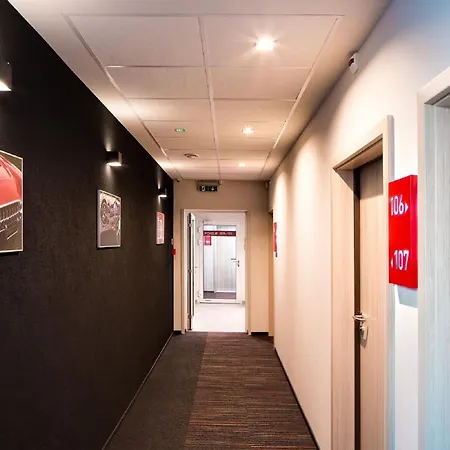 Hotell Automobil 3*