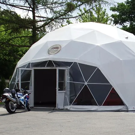 Automobil Hotel