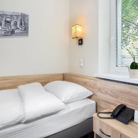 Automobil 3* Krakkó