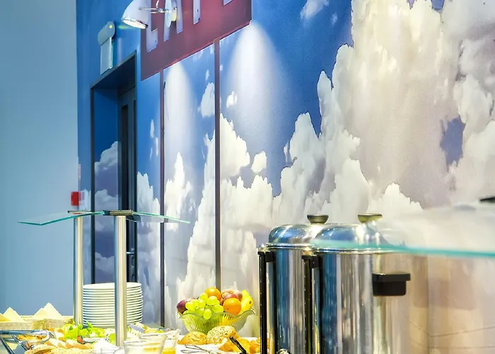 奥托摩比尔酒店 3*