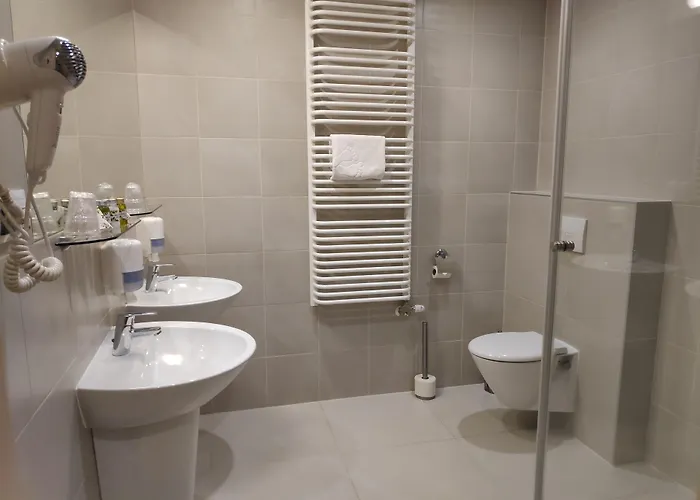 奥托摩比尔酒店 3* 克拉科夫