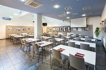 奥托摩比尔酒店