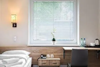 酒店 奥托摩比尔酒店 3*